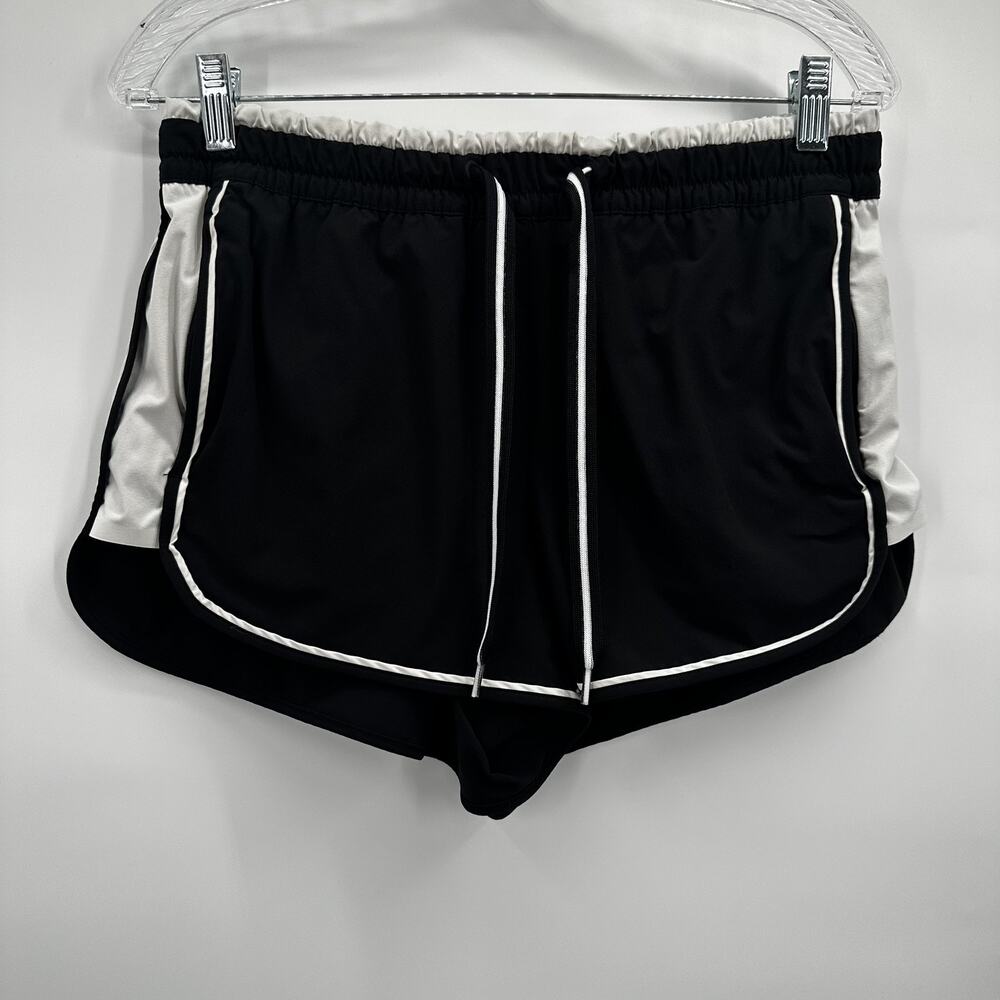Athleta Colorblocked Shorts Womens 8 Black White Drawstring Zip Pocket Athletic